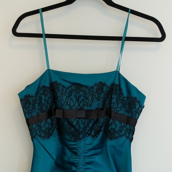 BCBGMaxAzria Dresses & Skirts - BCBG Dark Teal stretchy Strapless dress
